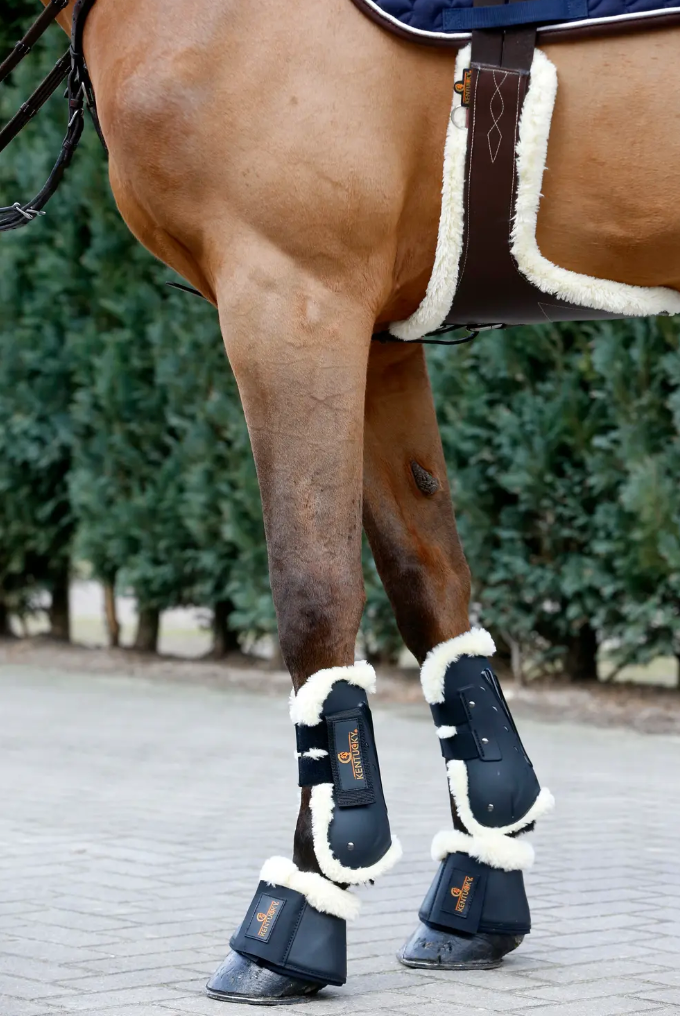 Guatero Sheepskin Studgirth Kentucky